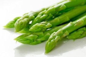 Fresh asparagus is easy to prepare for baby! Find out how to give baby this yummy treat.