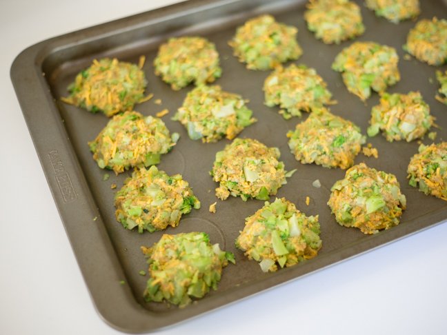 broccoli-cheese-bites-on-baking-pan