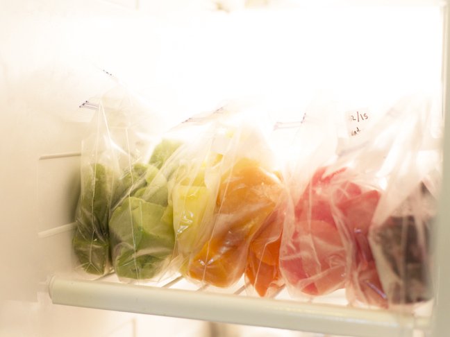 frozen-baby-food-cubes-in-freezer