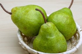Making baby food from pears is quick and easy!