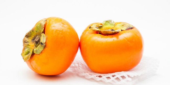 Persimmons are a great choice for baby! Find out how to give baby this yummy fruit.